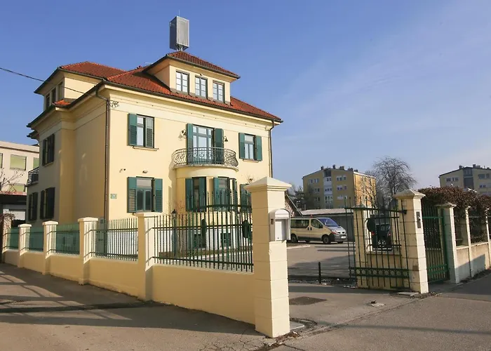 Hotel Vila Katrca
